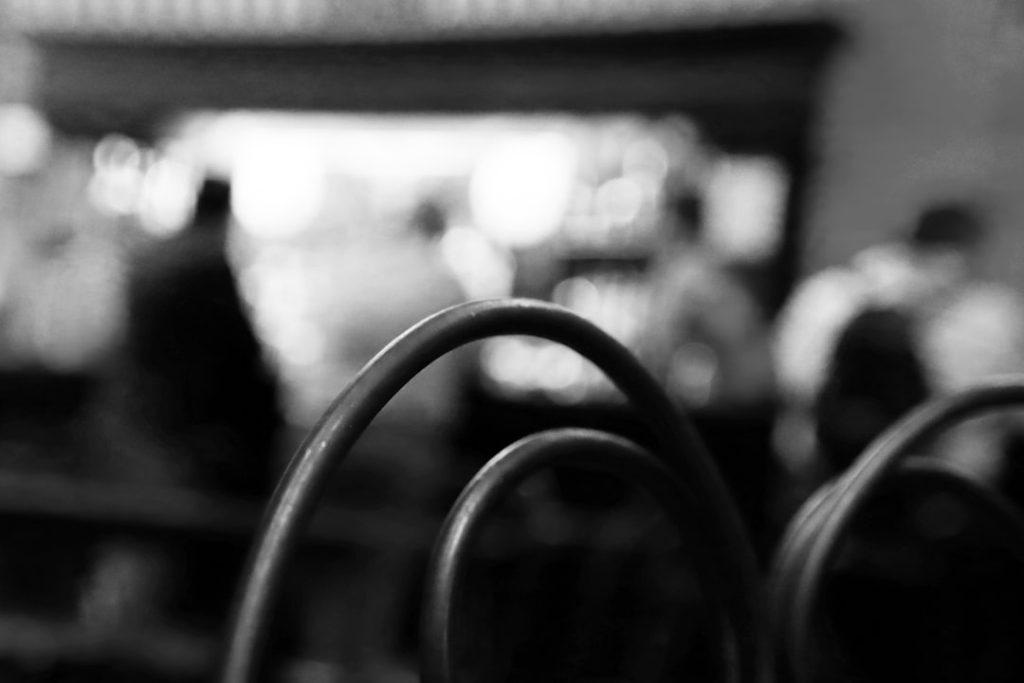 découvrez la bataille ultime des appareils audio portables : comparez les performances, le design et les fonctionnalités pour choisir le meilleur compagnon sonore.