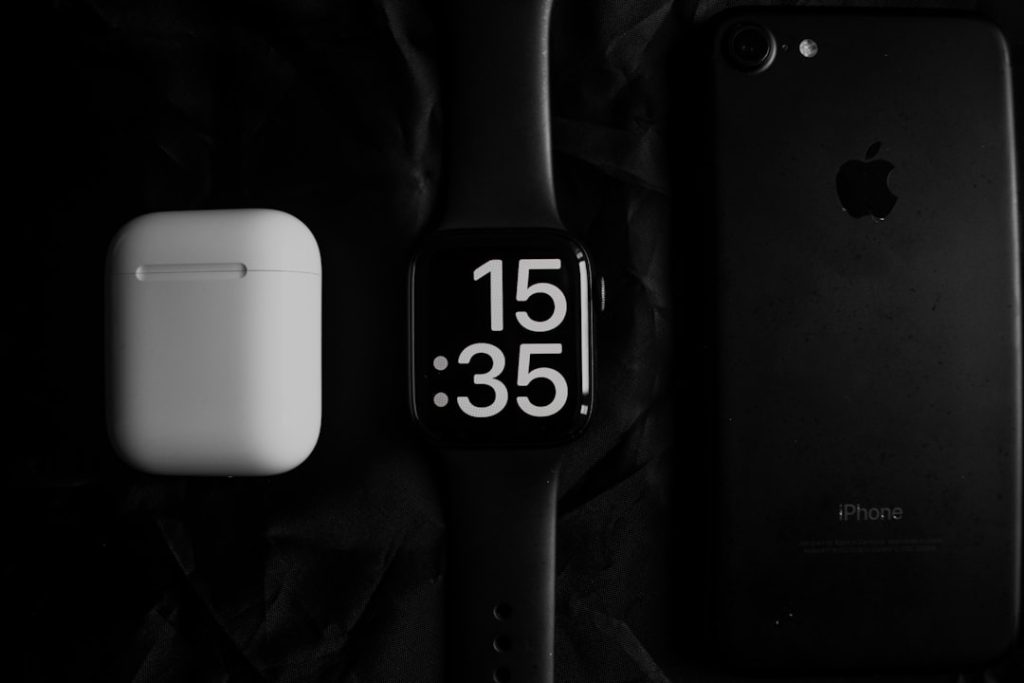 découvrez la comparaison complète entre l'apple watch ultra 2 et la series 10 : design, performances, fonctionnalités et autonomie pour choisir la montre connectée qui vous convient.