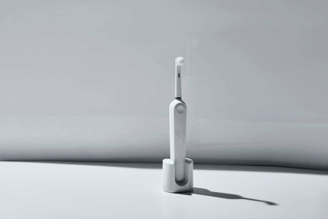 découvrez notre brosse à dents électrique pour un nettoyage en profondeur et une hygiène bucco-dentaire optimale au quotidien.