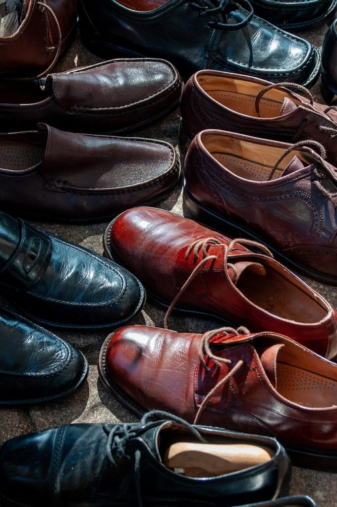 découvrez les meilleures marques de chaussures oxford pour hommes alliant élégance, confort et qualité. trouvez la paire parfaite pour chaque occasion.