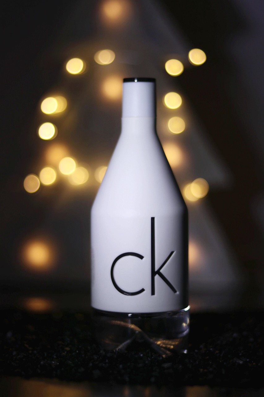 découvrez les tendances mode homme pour l'été : des looks légers, élégants et confortables pour rester stylé durant la saison chaude.