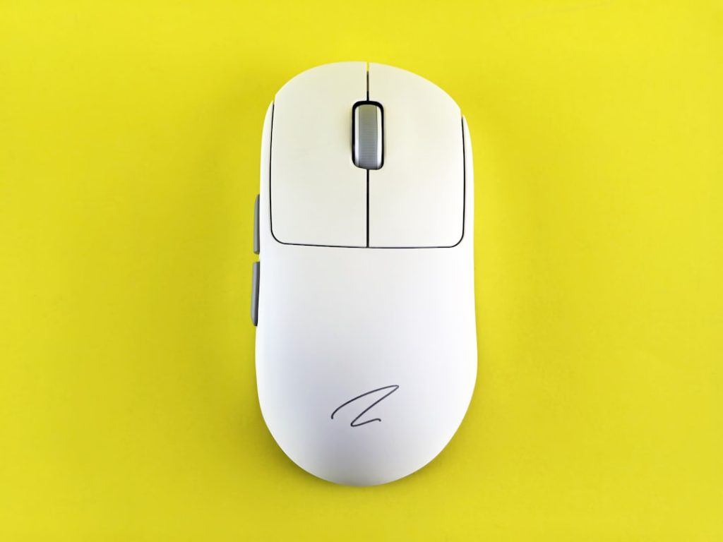 comparaison des souris : découvrez les différences, avantages et inconvénients des meilleures souris pour choisir celle qui vous convient le mieux.