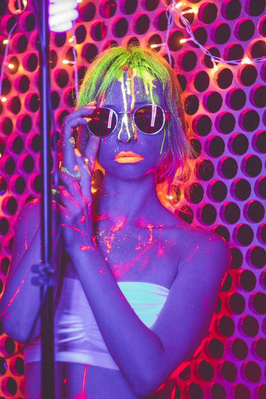 découvrez des idées de maquillage festif pour sublimer votre look lors de vos soirées et événements spéciaux. astuces, tendances et conseils pour un party makeup réussi.