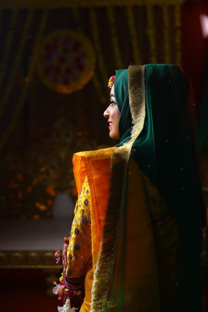 découvrez des tenues rustiques élégantes pour hommes, parfaites pour un mariage champêtre alliant tradition et style authentique.