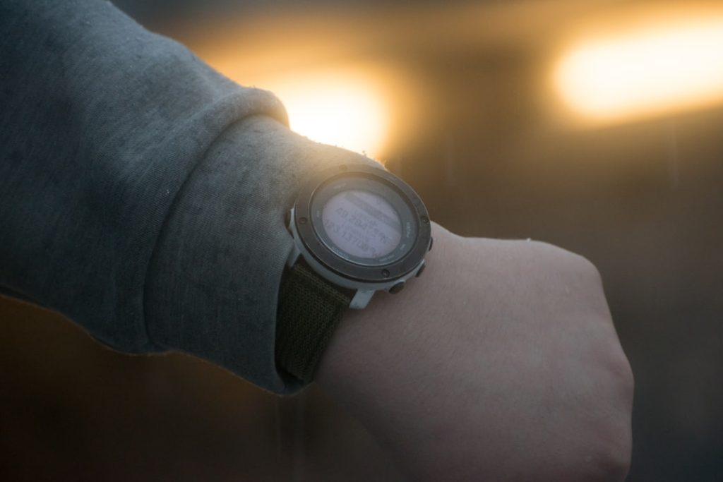 découvrez suunto, fabricant renommé de montres sportives et d'instruments de précision pour les aventuriers et les passionnés d'activités en plein air.