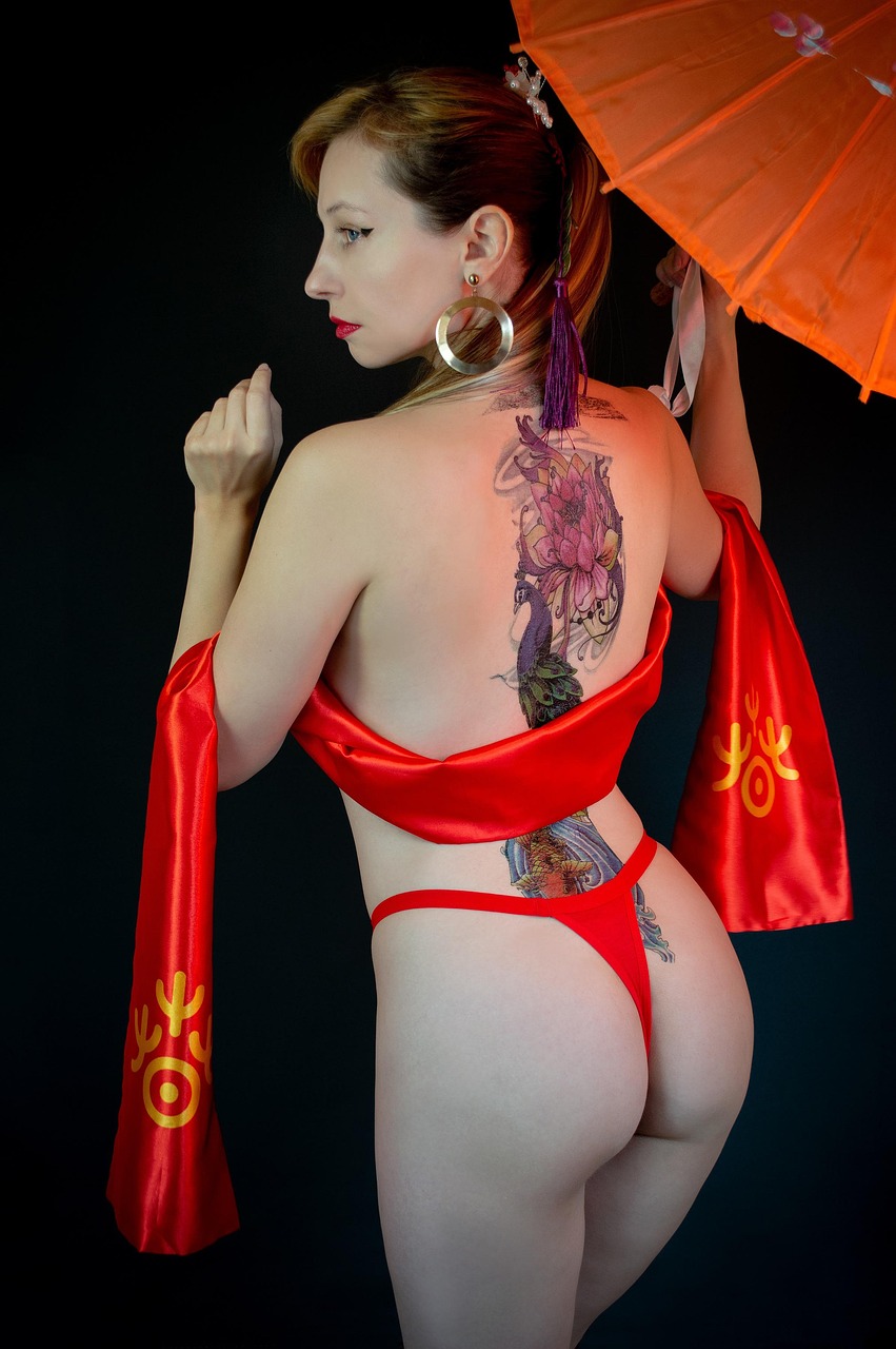 conseils essentiels pour le soin de votre tatouage : nettoyage, hydratation et protection pour une cicatrisation rapide et un tatouage éclatant.