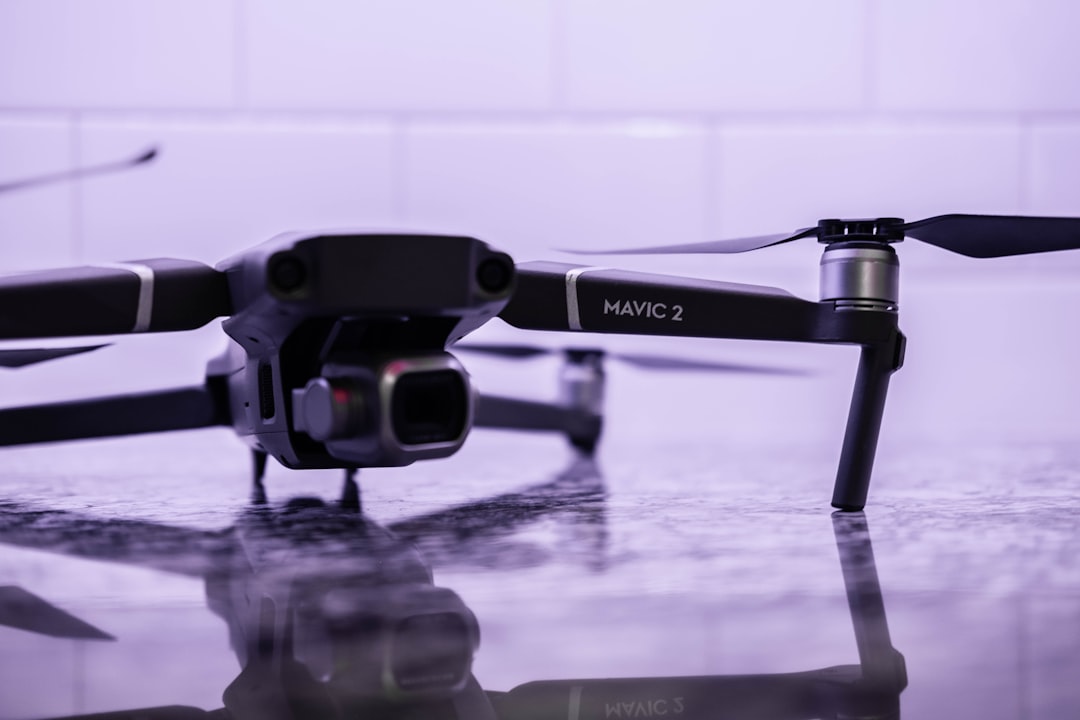 découvrez notre drone ultraléger alliant portabilité et performance pour des prises de vue aériennes exceptionnelles.