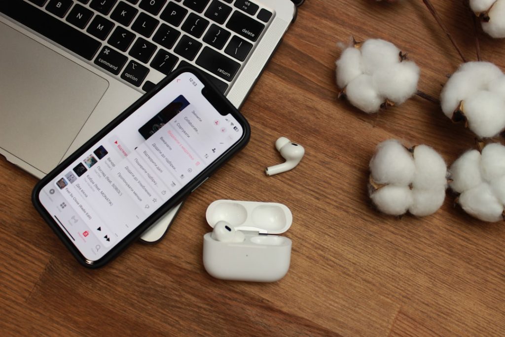 découvrez les airpods pro 2, les écouteurs sans fil premium d'apple offrant une qualité sonore exceptionnelle, une réduction active du bruit et un confort optimal.