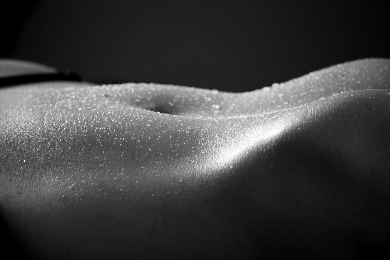 découvrez comment choisir la robe idéale pour une silhouette en h avec un ventre, alliant confort et style pour sublimer votre silhouette.