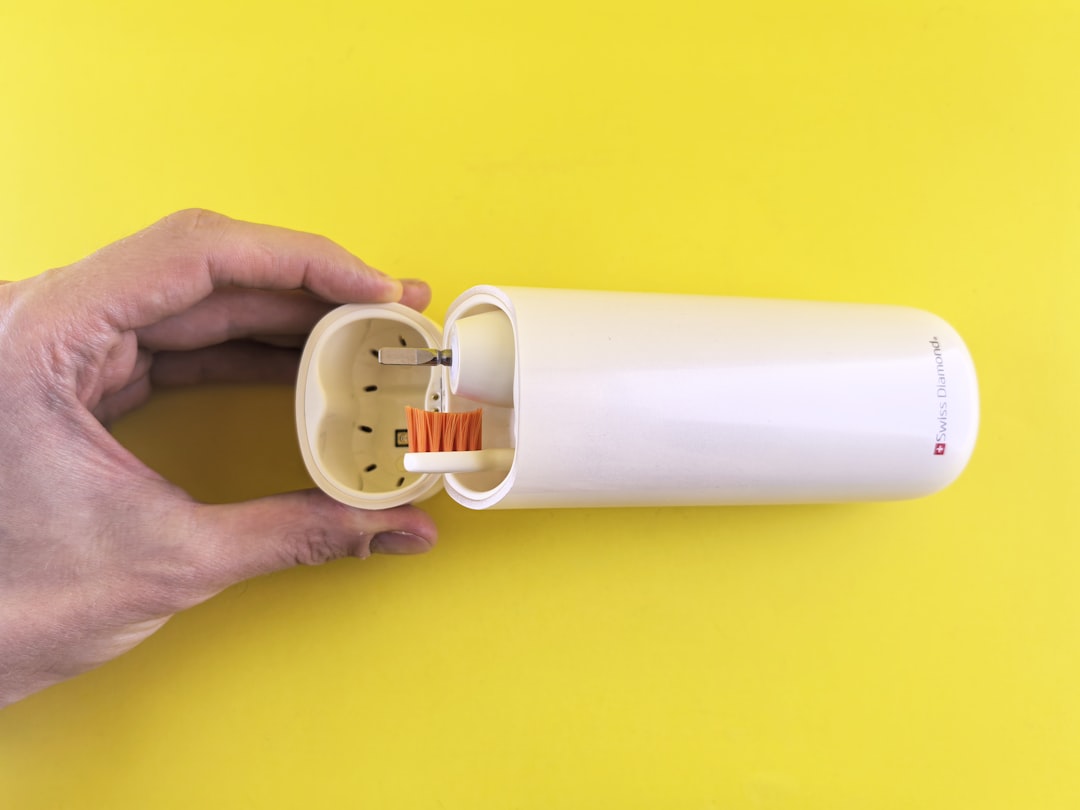 découvrez notre brosse à dents électrique pour un nettoyage optimal et une hygiène bucco-dentaire impeccable au quotidien.