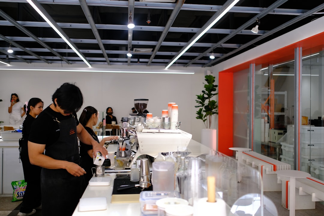 découvrez notre sélection de moulins à espresso pour un café fraîchement moulu et savoureux à chaque tasse.