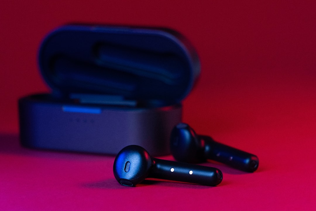 découvrez notre sélection de casques audio de haute qualité pour une expérience sonore immersive, confortable et adaptée à tous vos besoins.