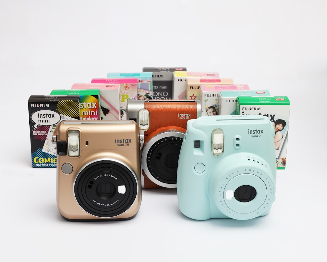 découvrez notre sélection d'appareils photo instantanés pour capturer et imprimer vos souvenirs en un clin d'œil. facile d'utilisation et divertissant, idéal pour toutes les occasions.