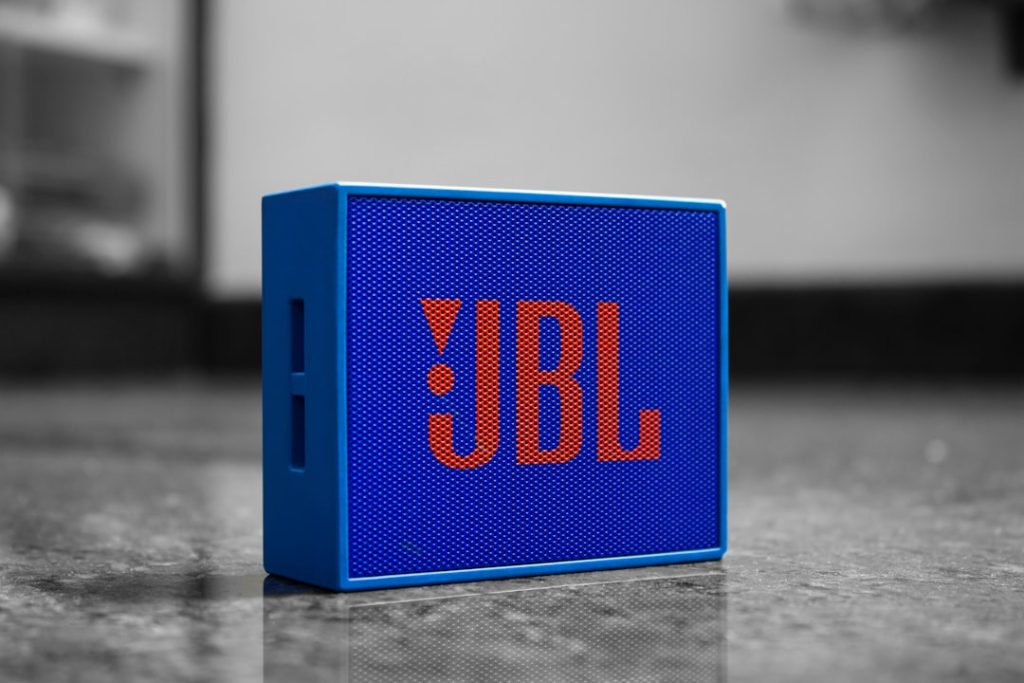 comparaison complète des différents modèles jbl boombox : caractéristiques, performances et prix pour choisir le meilleur haut-parleur portable.