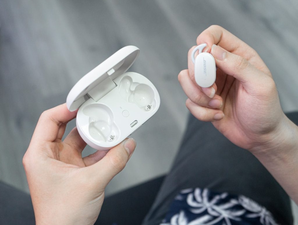 découvrez quietcomfort, la référence en écouteurs et casques audio offrant un confort exceptionnel et une réduction de bruit avancée pour une expérience d'écoute immersive.