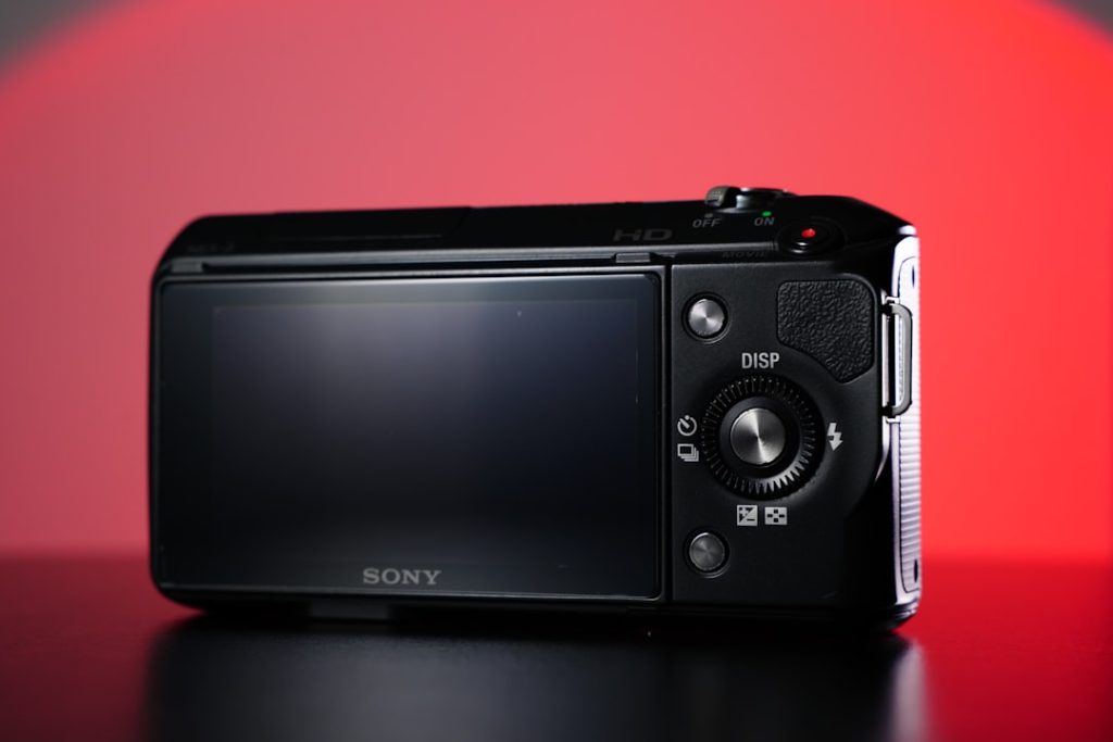 découvrez les écouteurs sans fil sony wh-1000xm5, offrant une qualité sonore exceptionnelle, une réduction de bruit active avancée et un confort optimal pour une expérience audio immersive.