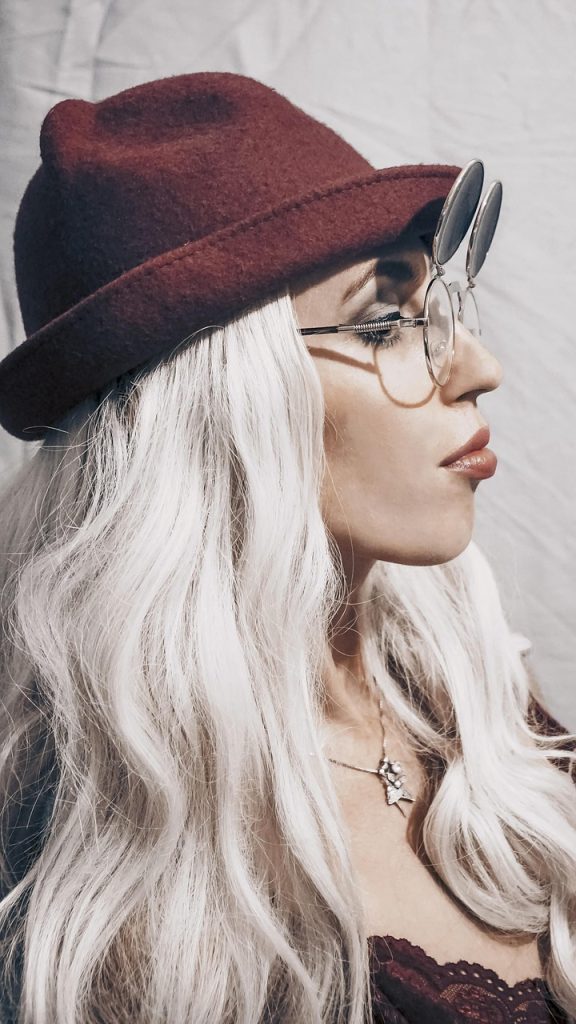 découvrez les meilleures techniques pour créer des cheveux ondulés naturels et élégants. conseils, astuces et tutoriels pour sublimer vos cheveux wavy au quotidien.