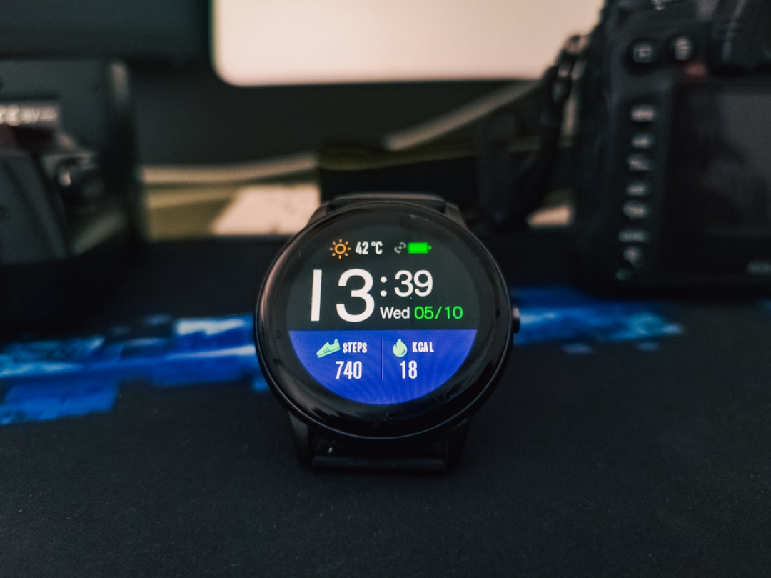 comparez les meilleures smartwatches du marché pour trouver celle qui correspond à vos besoins et à votre style de vie. analyse détaillée des fonctionnalités, prix et design.