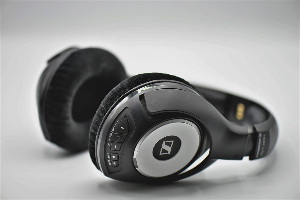 JBL Charge 6 vs Xtreme 5 : puissance et autonomie 2026