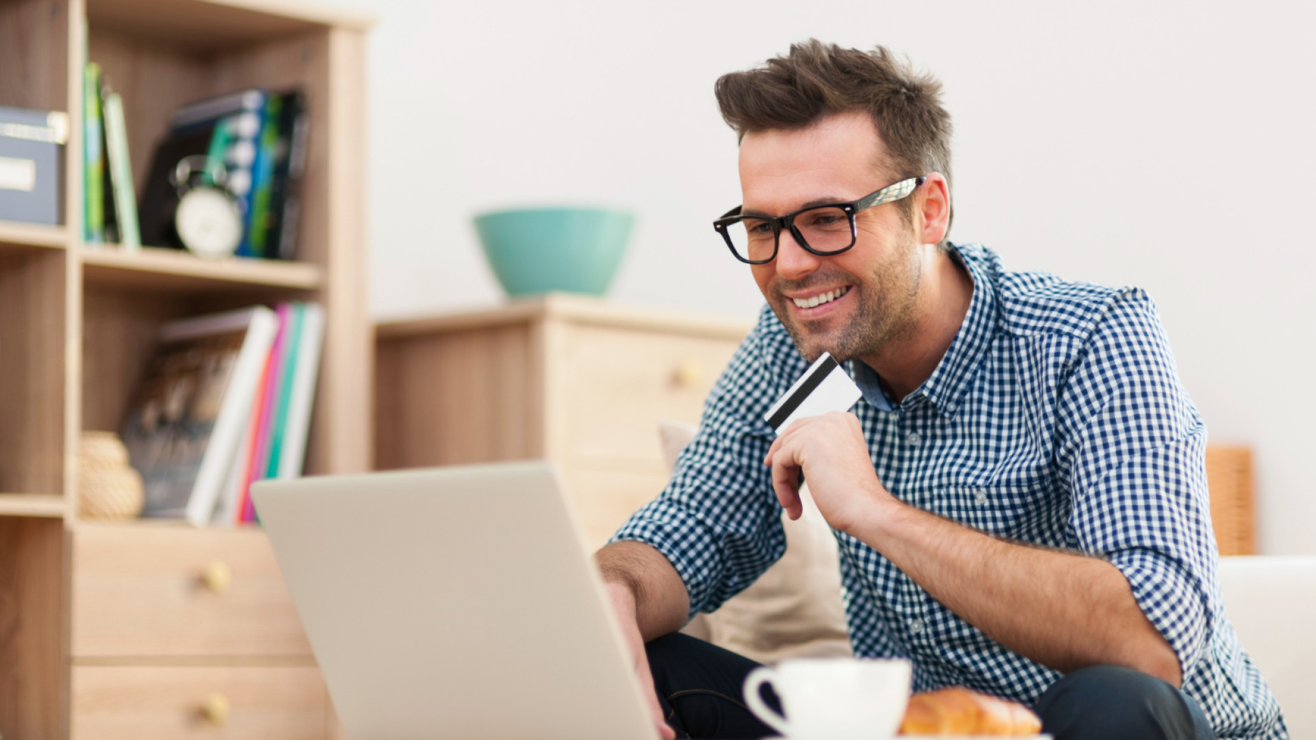 Vêtements homme tendance : les conseils pour un shopping en ligne réussi